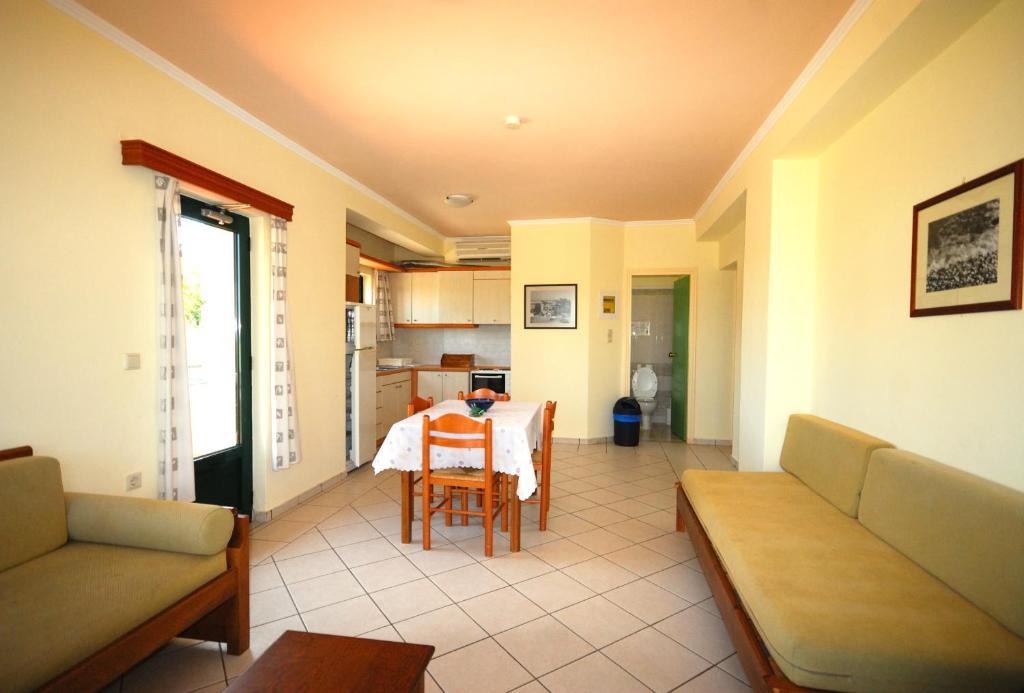 Aloni Suites Chorafakia Zimmer foto